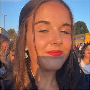 Meet your Posher, Carleigh